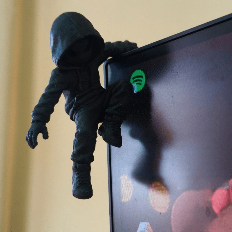 Statuetta Mini Alien con Cappu - Retro Gaming Desk recensione e prezzo